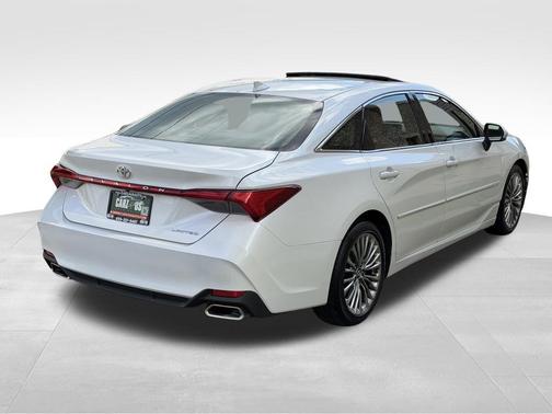 Pearl 2019 Toyota Avalon Limited