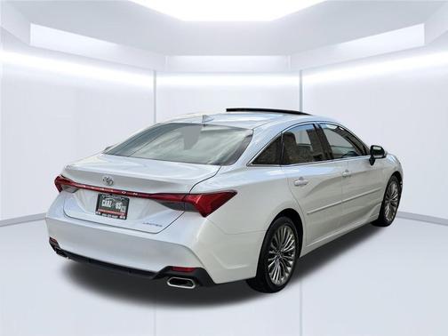 Pearl 2019 Toyota Avalon Limited