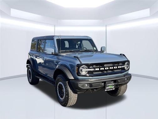 Azure Gray Metallic 2024 Ford Bronco Outer Banks