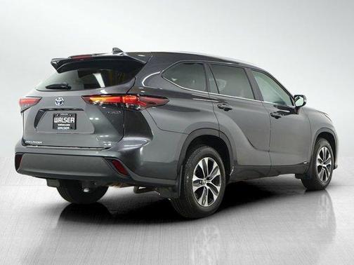 2024 Toyota Highlander Hybrid XLE