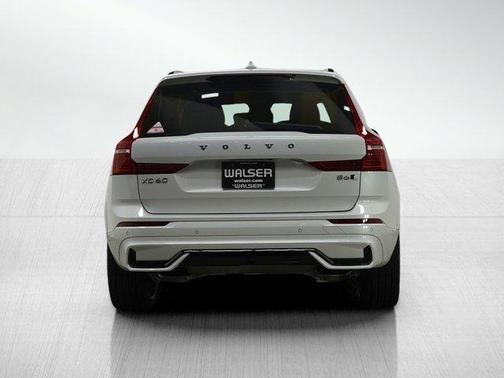 2023 Volvo XC60 B6 Ultimate Dark Theme