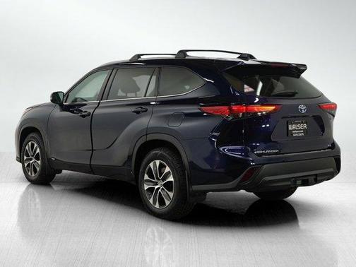 2022 Toyota Highlander Hybrid XLE