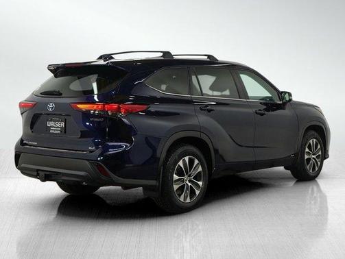 2022 Toyota Highlander Hybrid XLE