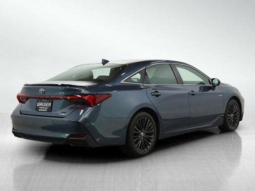 2020 Toyota Avalon Hybrid XSE