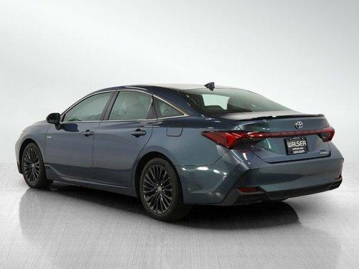 2020 Toyota Avalon Hybrid XSE