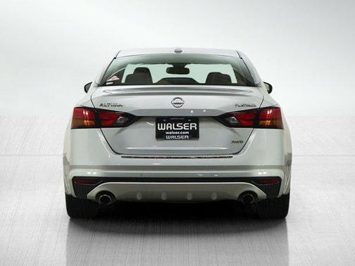 Brilliant Silver Metallic 2019 Nissan Altima 2.5 Platinum