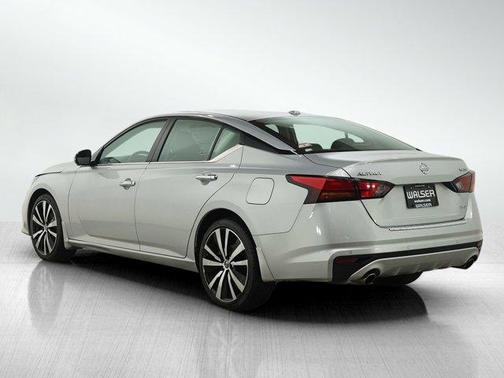 Brilliant Silver Metallic 2019 Nissan Altima 2.5 Platinum
