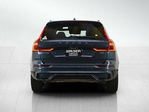 2023 Volvo XC60 B5 Ultimate Dark Theme