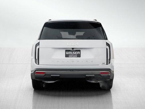 Glacial White Pearl 2027 Kia Telluride S