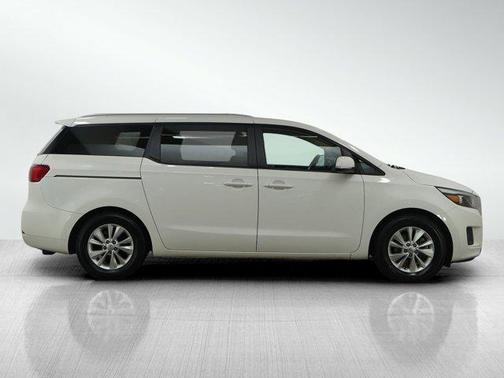 2015 Kia Sedona LX