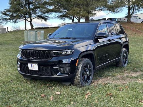 2025 Jeep Grand Cherokee Laredo
