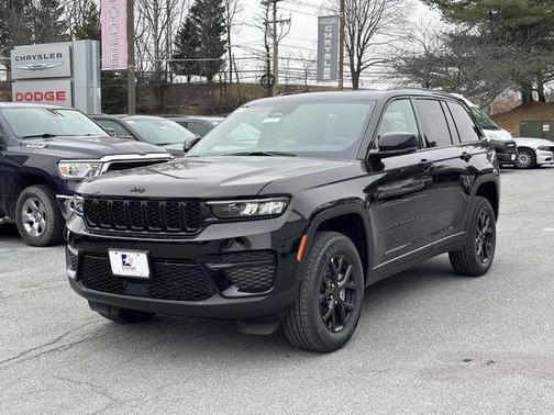 2025 Jeep Grand Cherokee Laredo