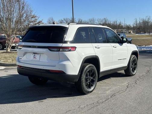 2025 Jeep Grand Cherokee Laredo