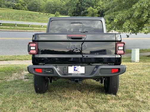 2024 Jeep Gladiator Sport