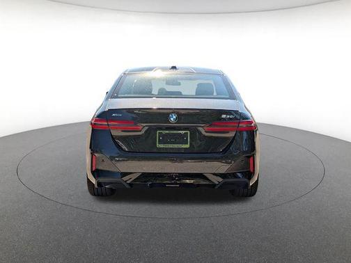 Dark Graphite Metallic 2027 BMW 530 i xDrive