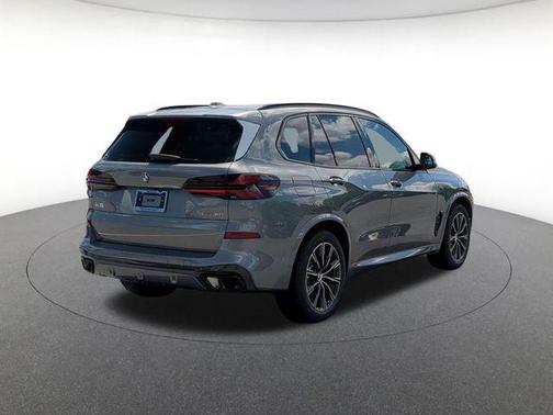 Skyscraper Grey Metallic 2026 BMW X5 xDrive40i