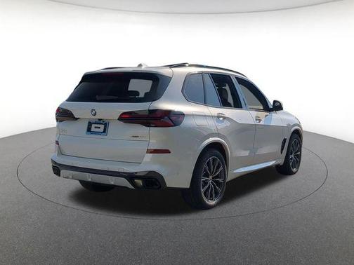 White Metallic 2026 BMW X5 xDrive40i