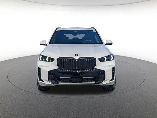 White Metallic 2026 BMW X5 xDrive40i
