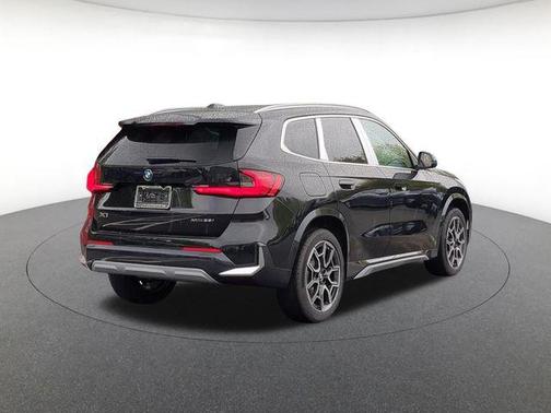 Black Sapphire Metallic 2026 BMW X1 xDrive28i