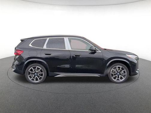 Black Sapphire Metallic 2026 BMW X1 xDrive28i
