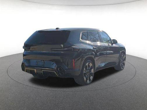 Black Sapphire Metallic 2026 BMW XM Label