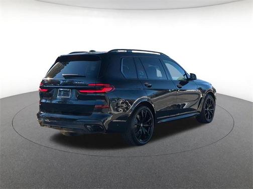 2026 BMW X7 M60i