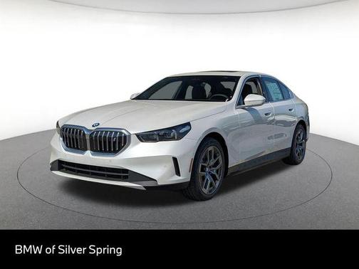 Mineral White Metallic 2026 BMW i5 xDrive40