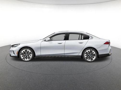 Mineral White Metallic 2026 BMW i5 xDrive40