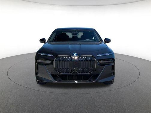 Black Sapphire Metallic 2026 BMW i7 xDrive60