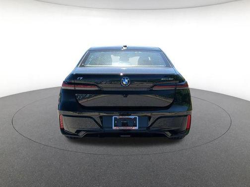Black Sapphire Metallic 2026 BMW i7 xDrive60
