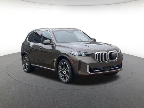 Green Metallic 2026 BMW X5 xDrive40i