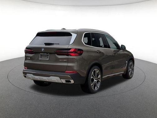 Green Metallic 2026 BMW X5 xDrive40i