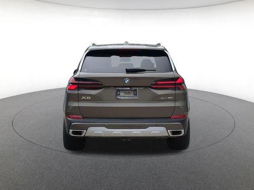 Green Metallic 2026 BMW X5 xDrive40i