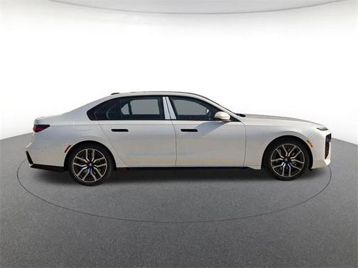 2026 BMW 740 i xDrive