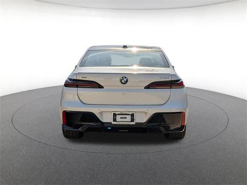 2026 BMW 740 i xDrive