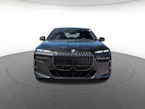 Black Sapphire Metallic 2026 BMW 750e i xDrive