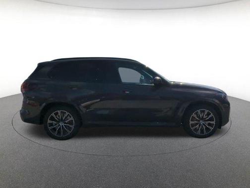 Dravit Grey Metallic 2026 BMW X5 M60i