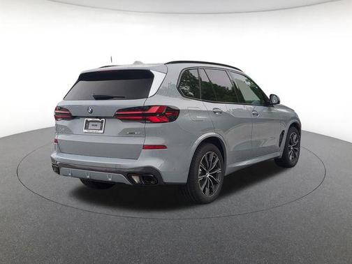 Gray Metallic 2026 BMW X5 xDrive40i
