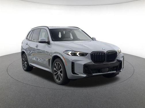 Gray Metallic 2026 BMW X5 xDrive40i