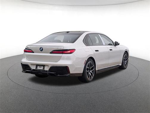 2026 BMW 750e i xDrive