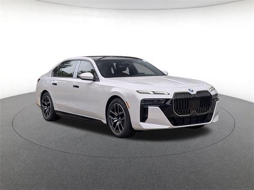 2026 BMW 750e i xDrive