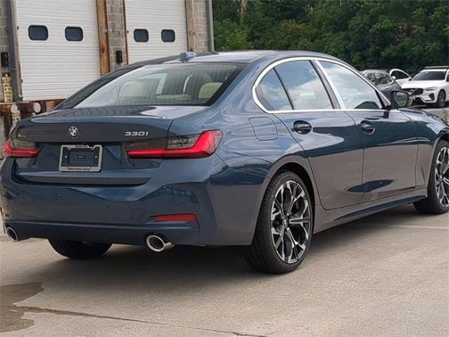 2025 BMW 330 i xDrive