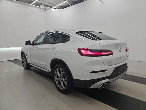 2025 BMW X4 xDrive30i