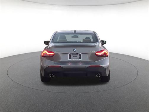 2025 BMW 230 i xDrive