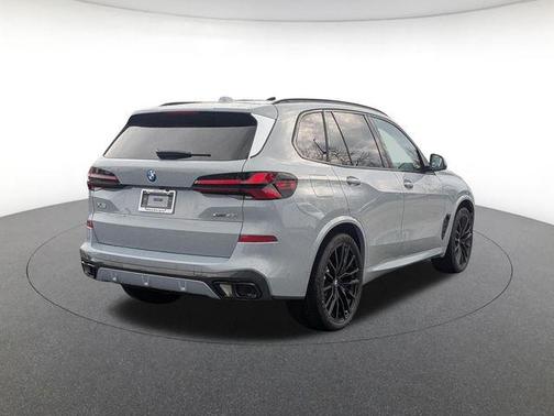 Gray Metallic 2026 BMW X5 xDrive40i