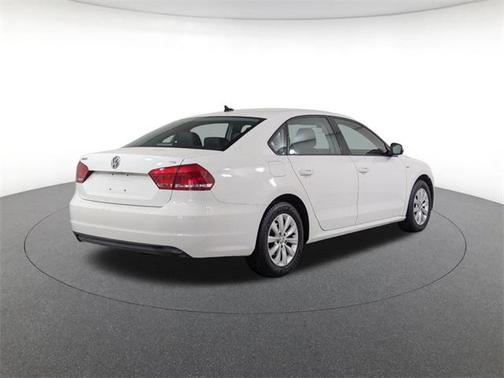 2014 Volkswagen Passat 1.8T S