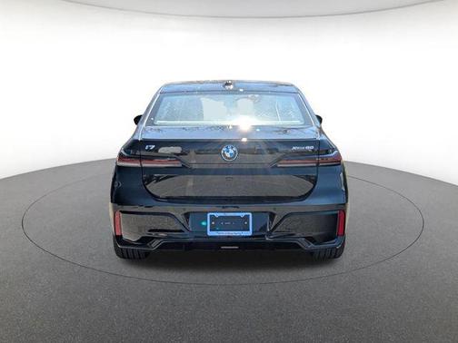Black Sapphire Metallic 2026 BMW i7 xDrive60