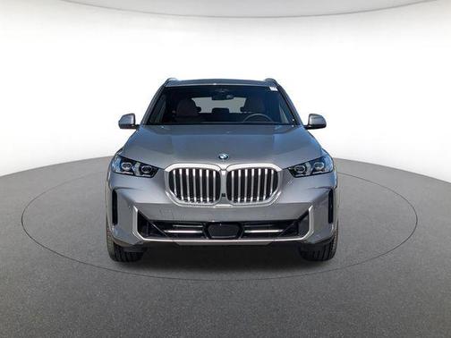 Gray Metallic 2026 BMW X5 xDrive40i