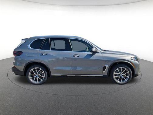 Gray Metallic 2026 BMW X5 xDrive40i