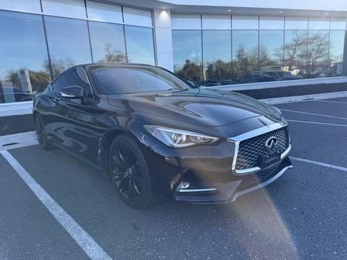 2017 INFINITI Q60 2.0t Premium
